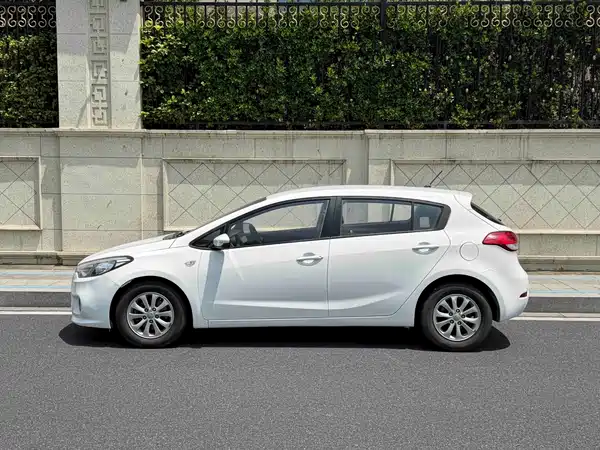 Kia K3S 2015