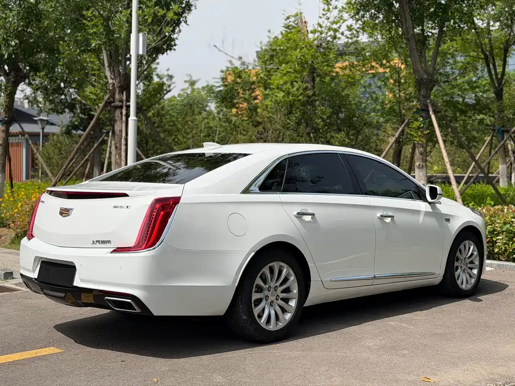 Cadillac XTS 2018 — фото 18