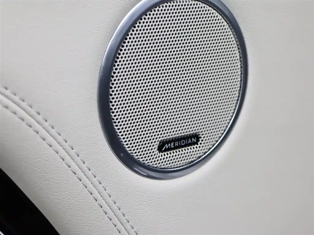 Land Rover Range Rover 2021 — фото 37