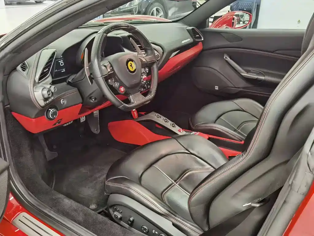 Ferrari 488 2018 — фото 4