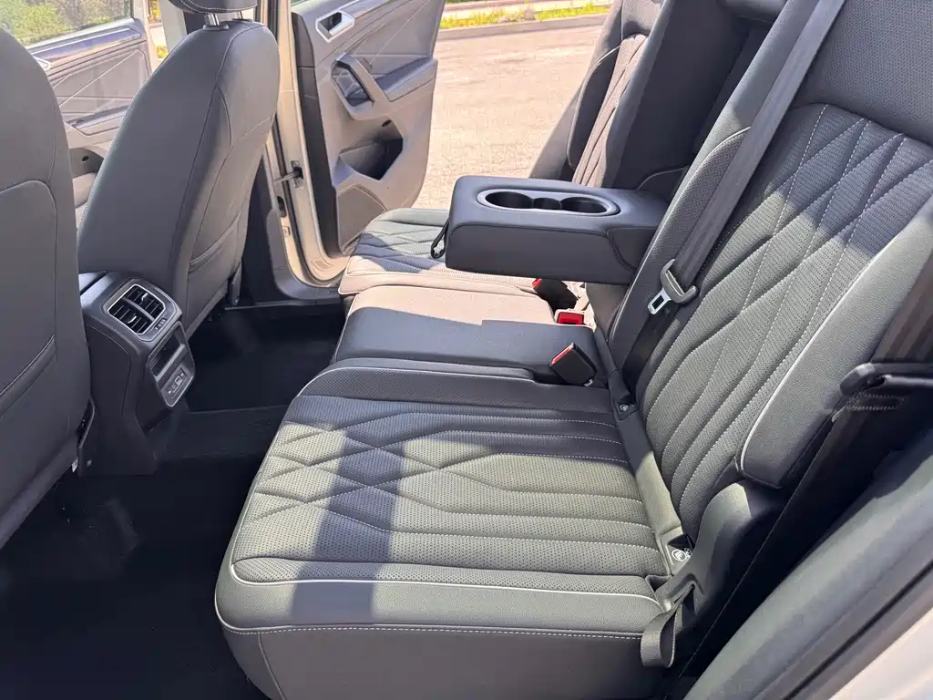 Volkswagen Tiguan L 2023 — фото 20