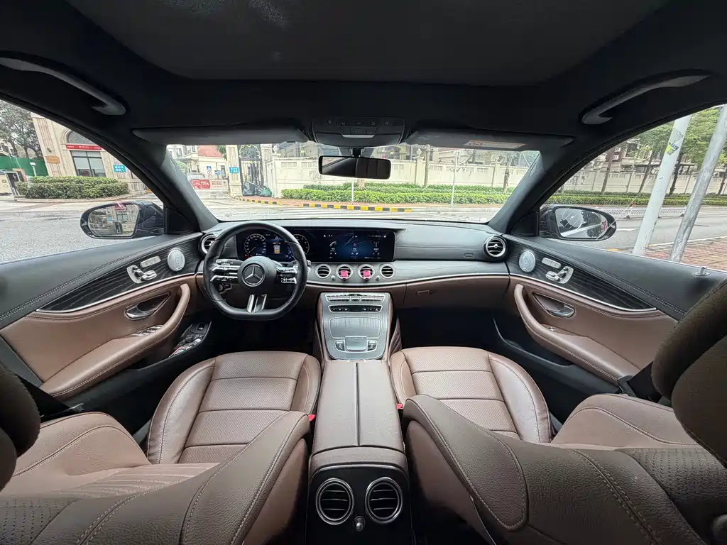 Mercedes-Benz E-Class 2020 — фото 18