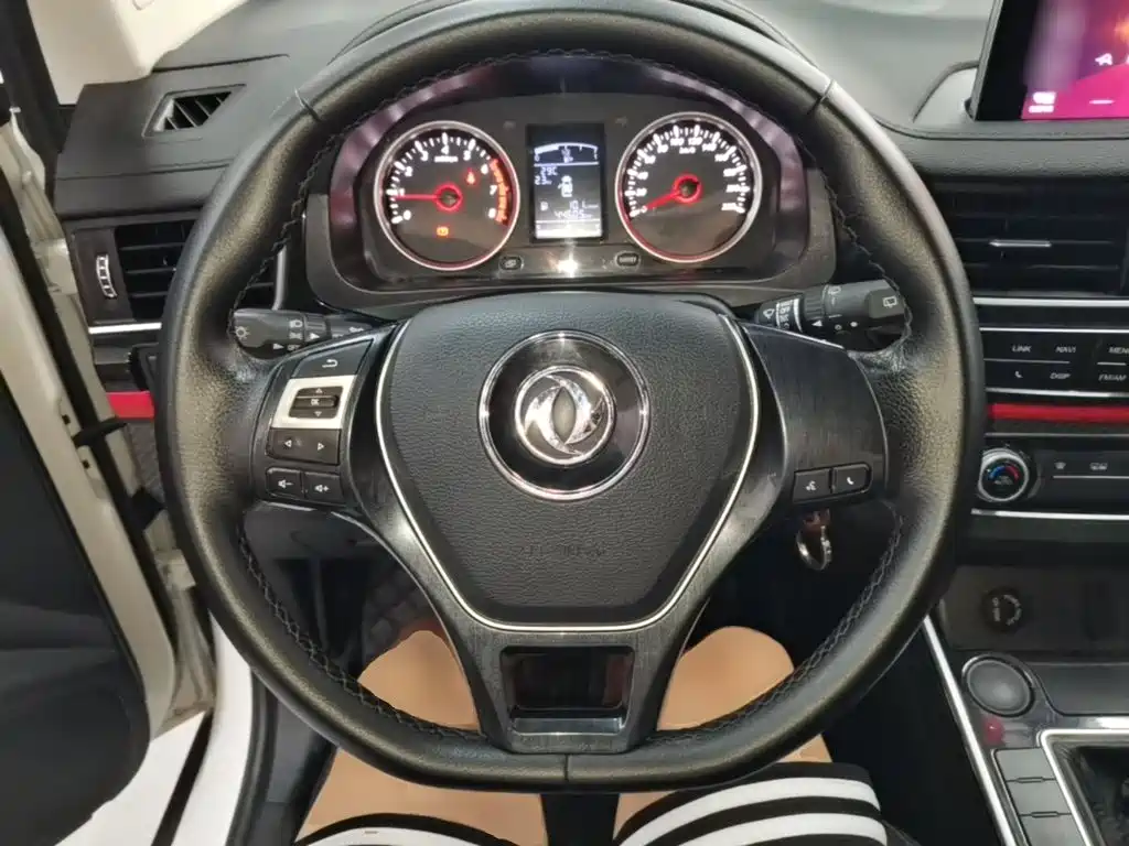 Dongfeng Fengxing SX6 2020 — фото 11