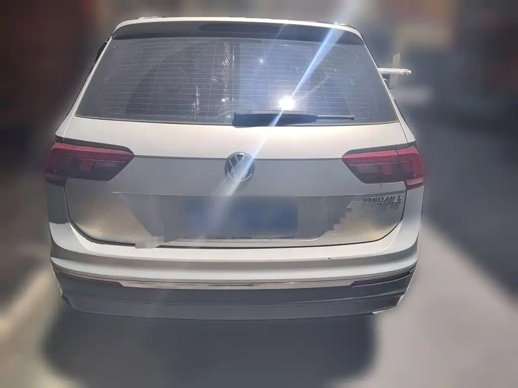 Volkswagen Tiguan L 2017 — фото 4