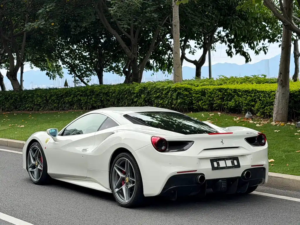 Ferrari 488 2018 — фото 6