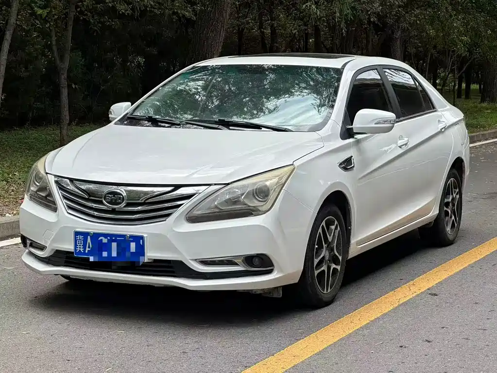 BYD G5 2015 — фото 1