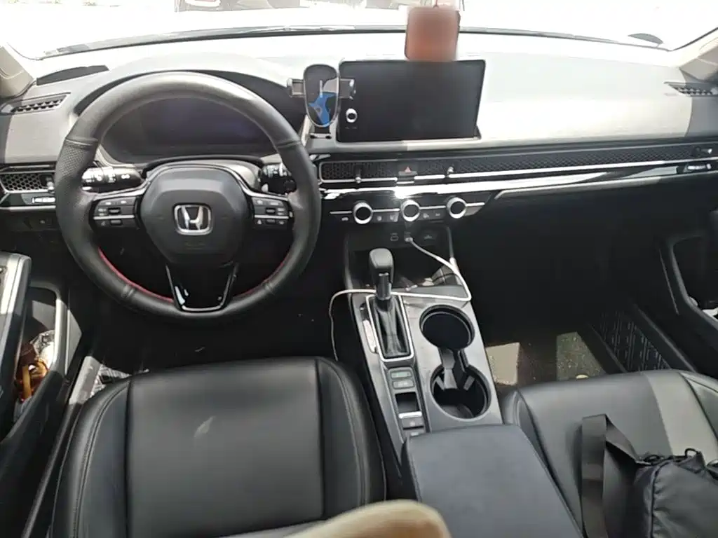Honda Civic 2023 — фото 10