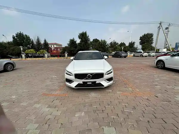 Volvo S60 2022