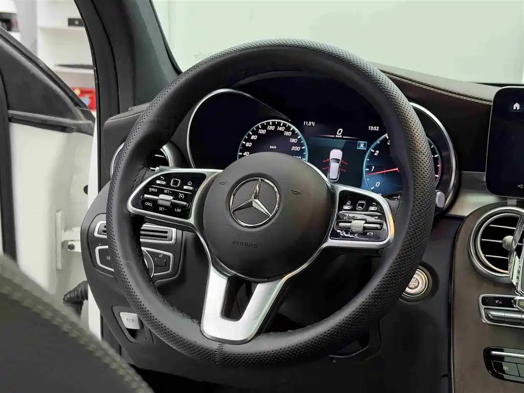 Mercedes-Benz GLC 2022 — фото 12