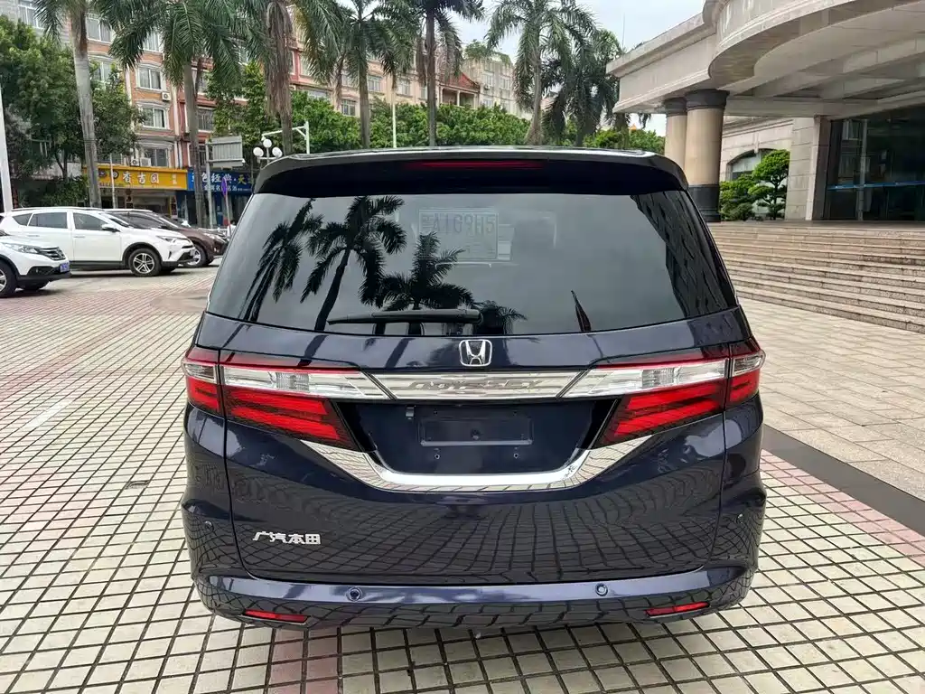 Honda Odyssey 2015 — фото 5