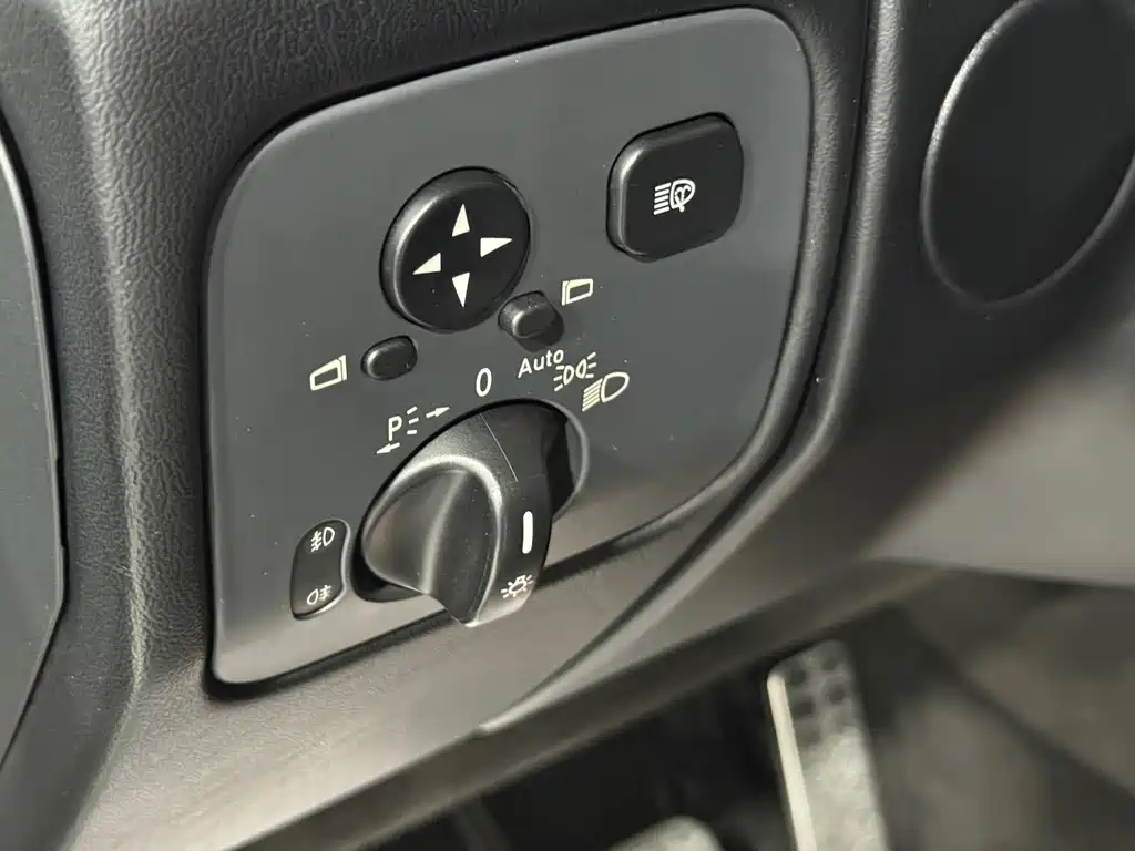 Mercedes-Benz G-Class 2011 — фото 16