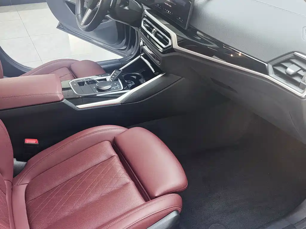 BMW 3 Series 2024 — фото 12