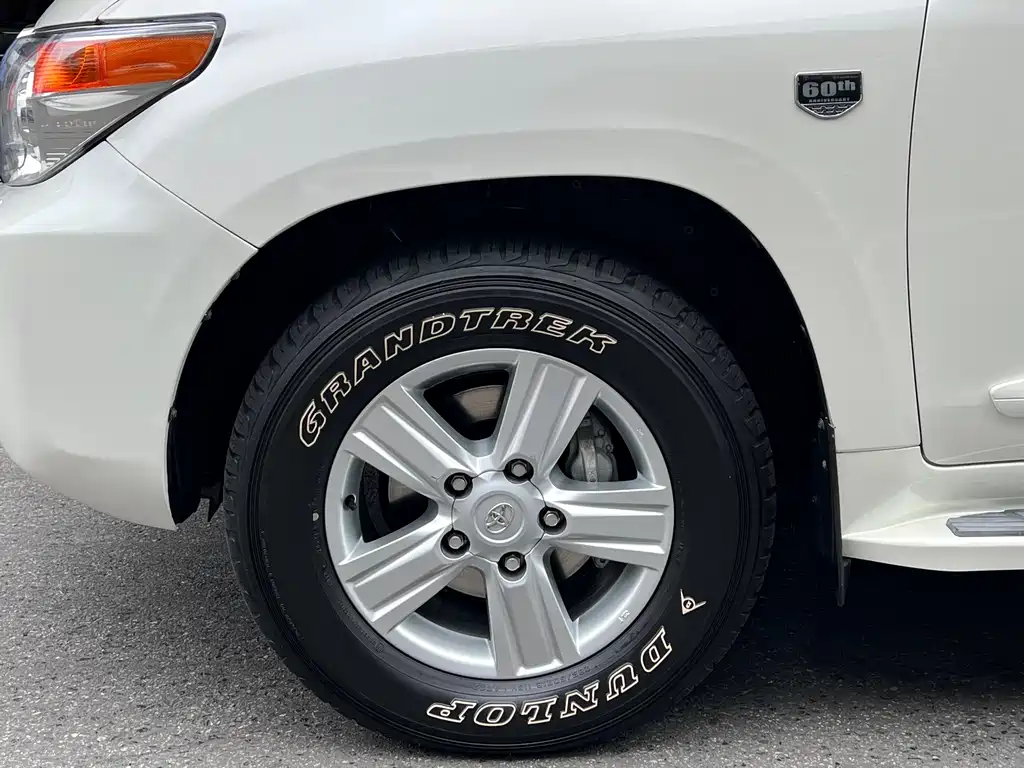 Toyota Land Cruiser 2017 — фото 11