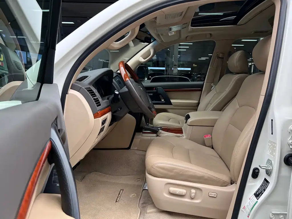 Toyota Land Cruiser 2017 — фото 17