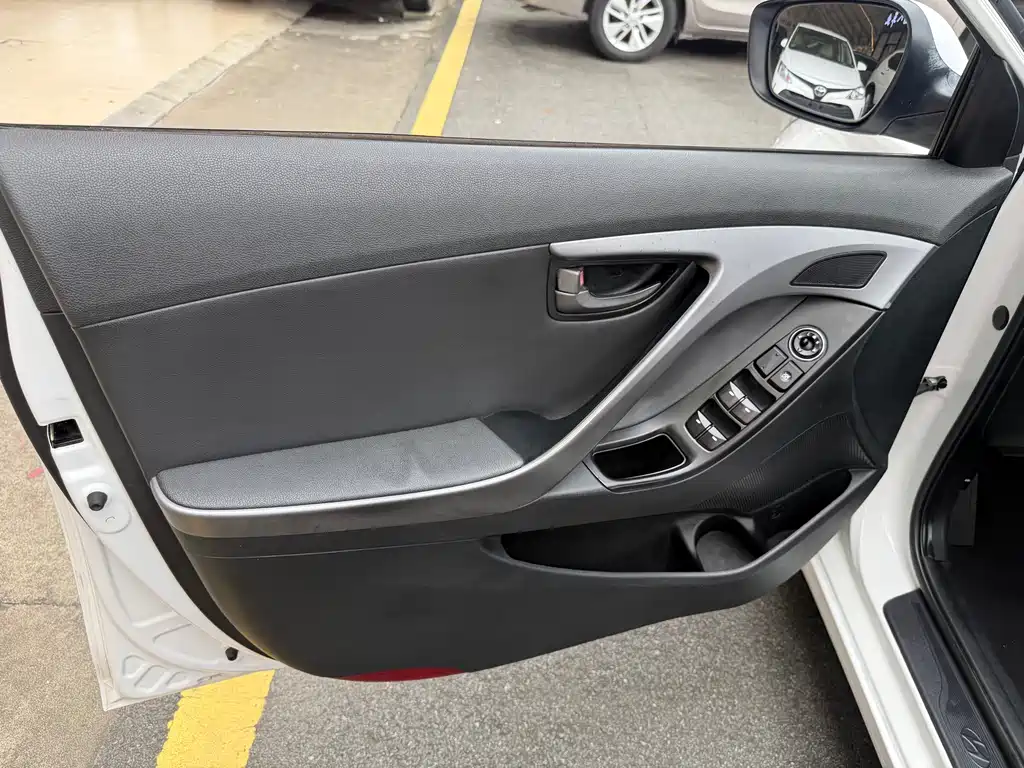Hyundai Elantra Langdong 2017 — фото 31