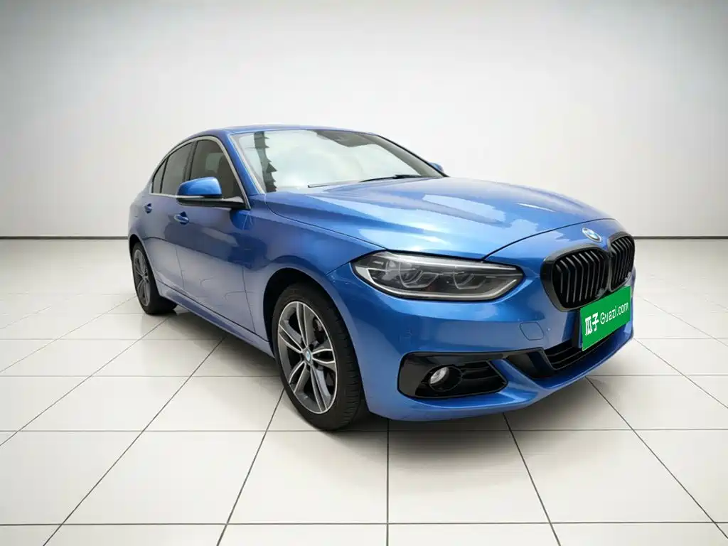 BMW 1 Series 2018 — фото 24