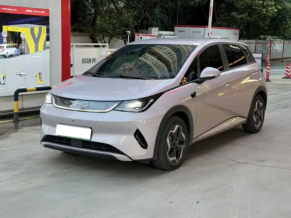 BYD Dolphin 2025