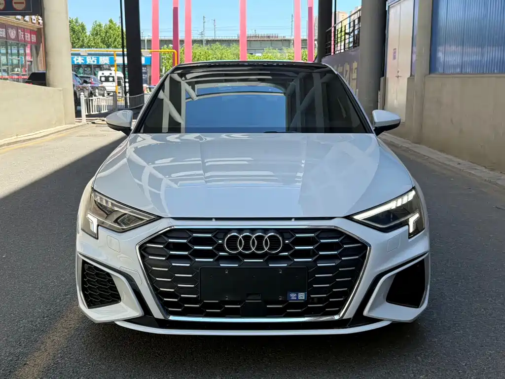 Audi A3 2023 — фото 2