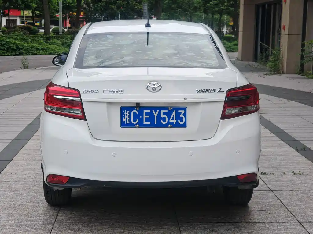Toyota Yaris L 2021 — фото 8