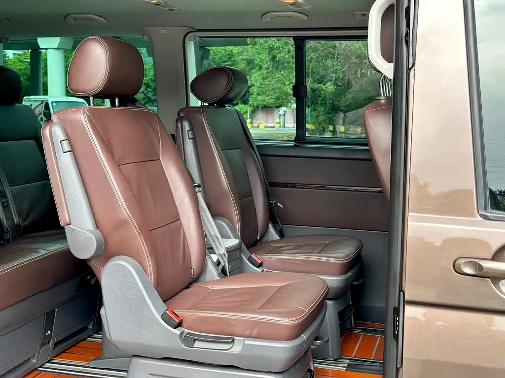 Volkswagen Multivan 2015 — фото 8