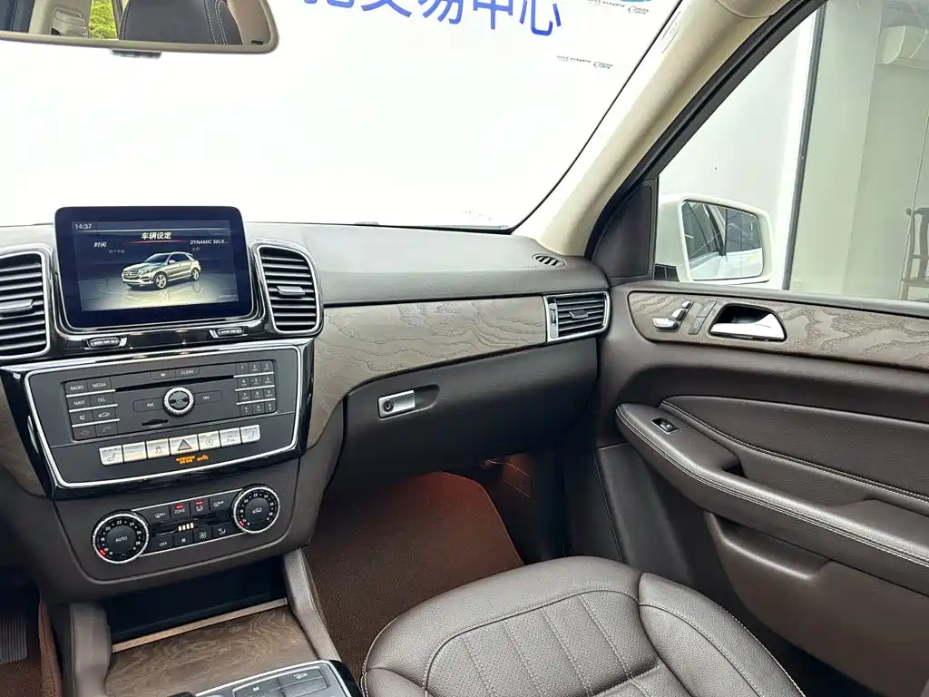 Mercedes-Benz GLE 2017 — фото 19