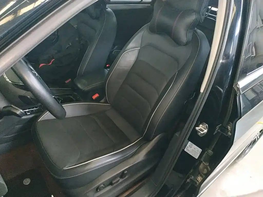 Volkswagen Tiguan L 2017 — фото 11
