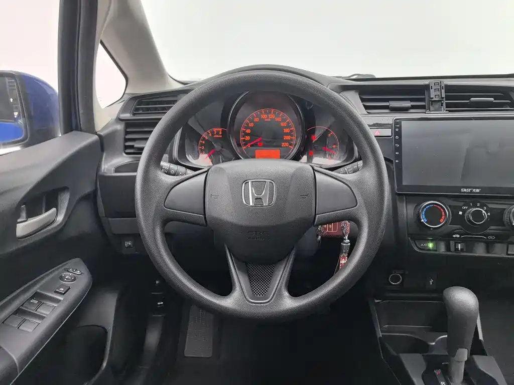 Honda Fit 2018 — фото 11