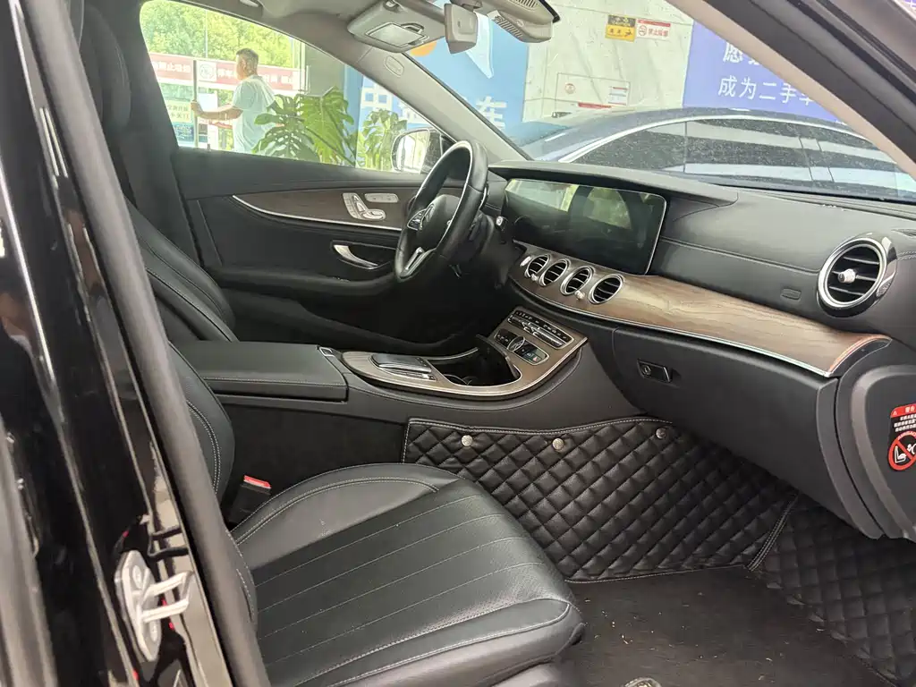 Mercedes-Benz E-Class 2020 — фото 12