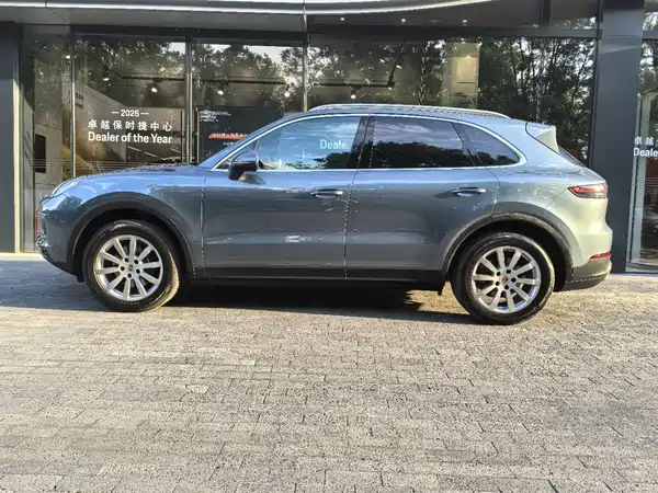 Porsche Cayenne 2021