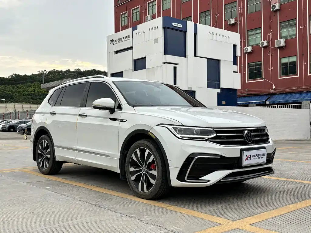 Volkswagen Tiguan L 2023