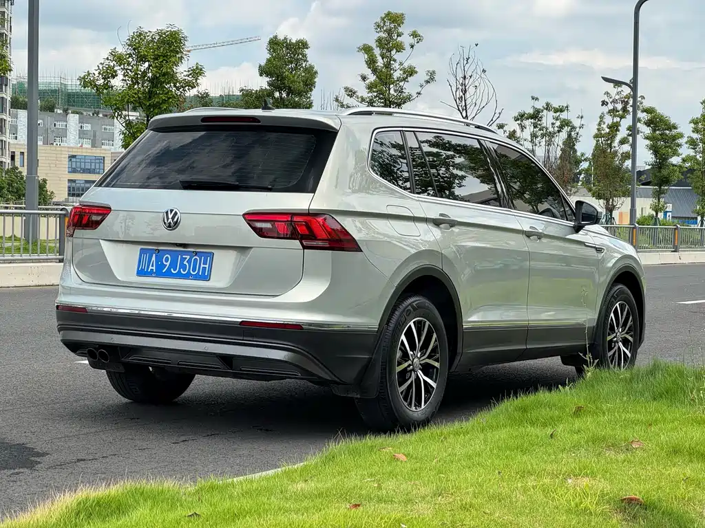 Volkswagen Tiguan L 2018 — фото 14