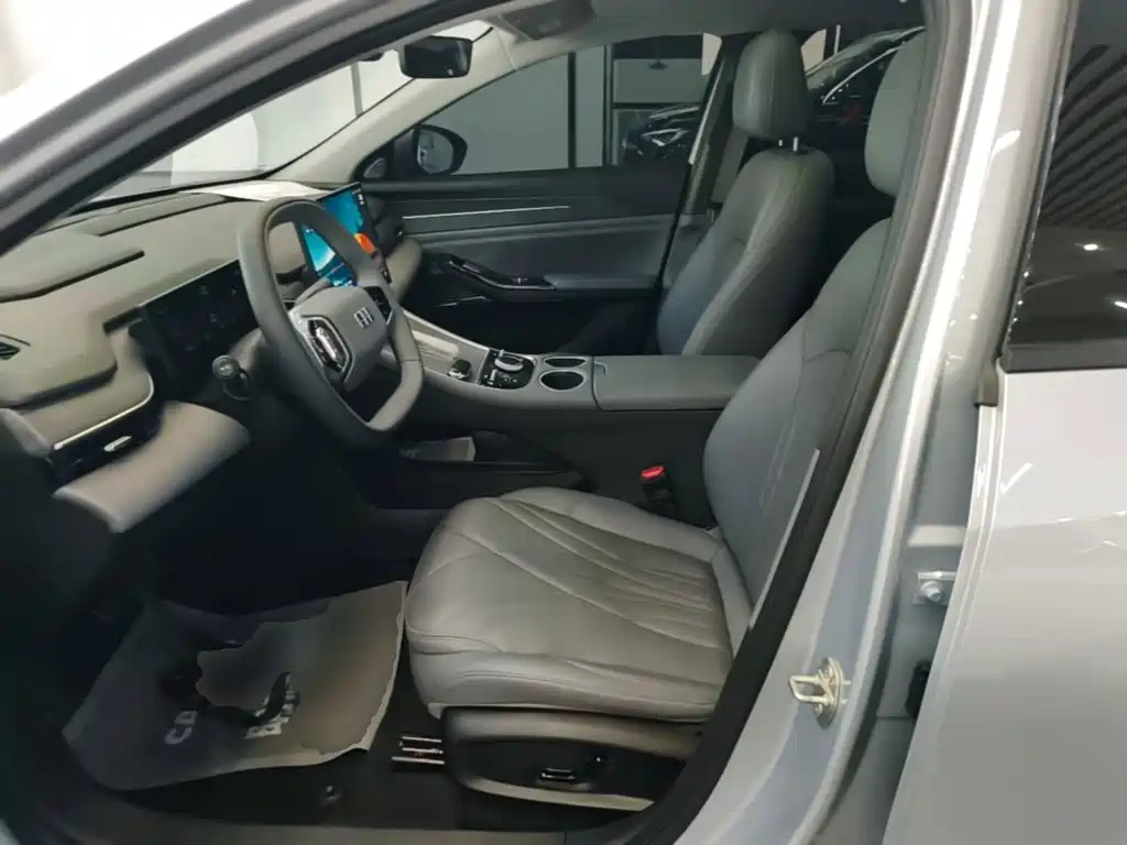 Geely Galaxy L6 2025 — фото 15