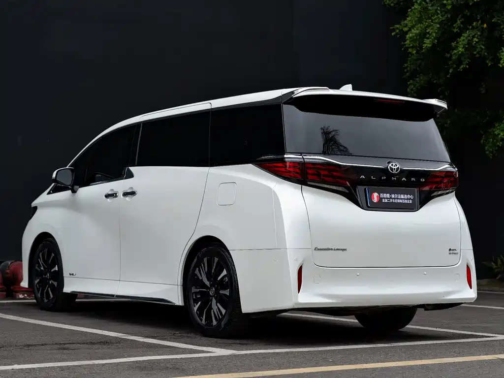 Toyota Alphard 2024 — фото 14
