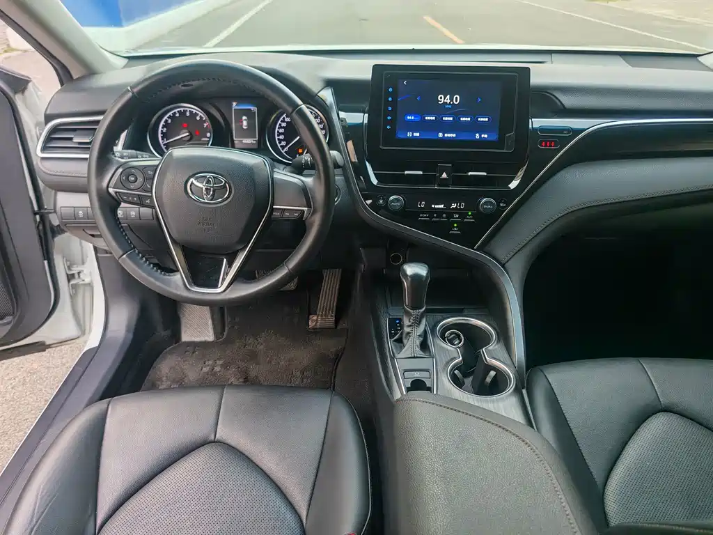 Toyota Camry 2022 — фото 14