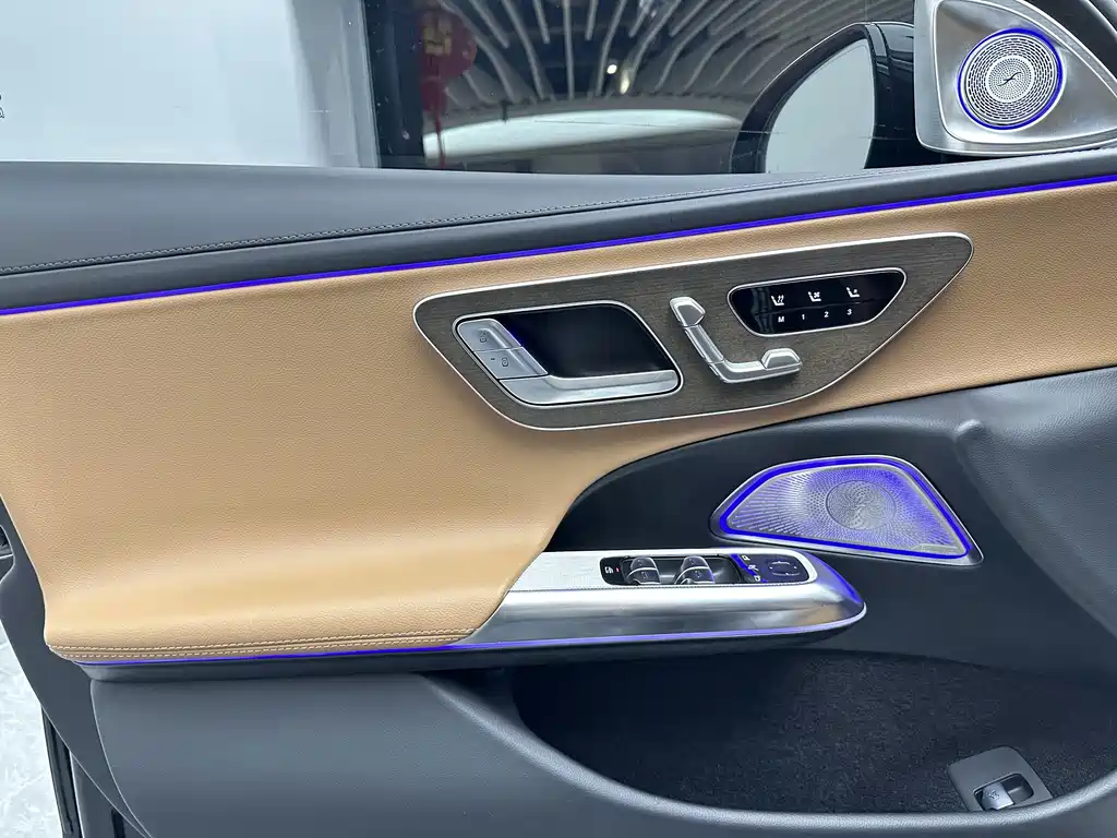 Mercedes-Benz E-Class 2025 — фото 20