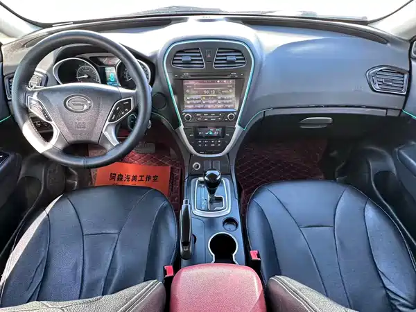 GAC Trumpchi GS5 2014