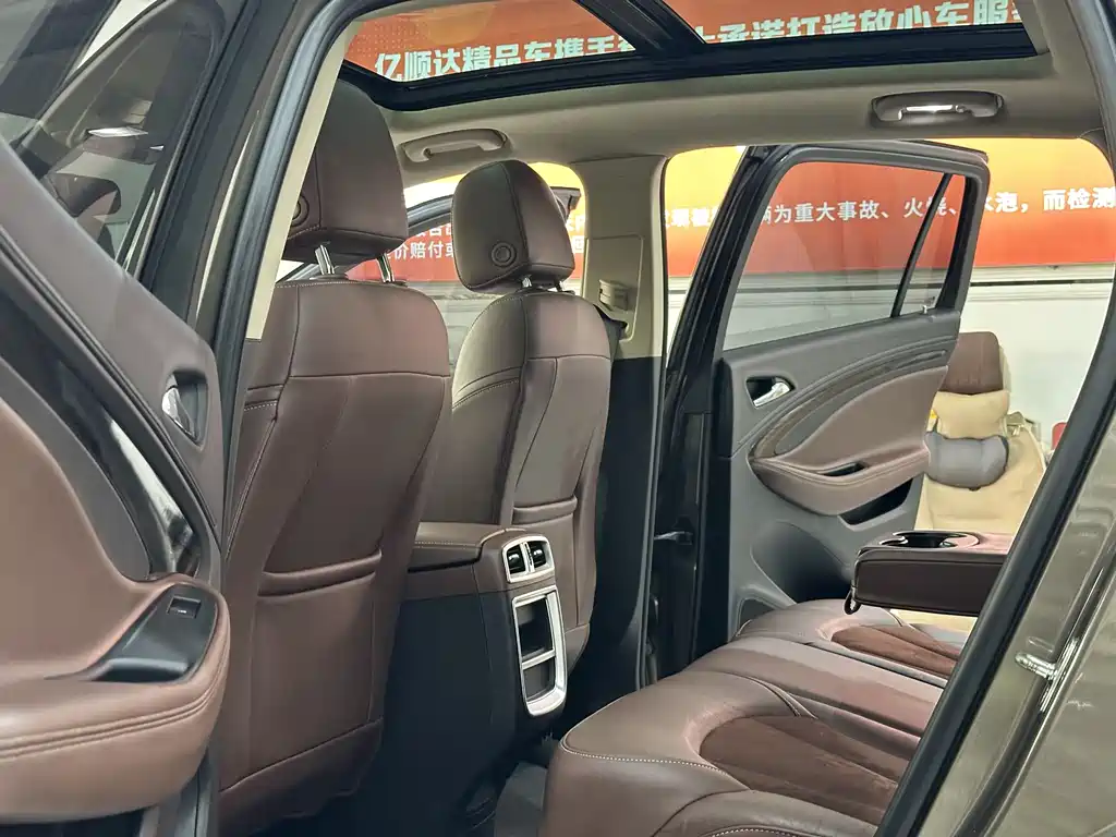 Buick Envision Plus 2017 — фото 11
