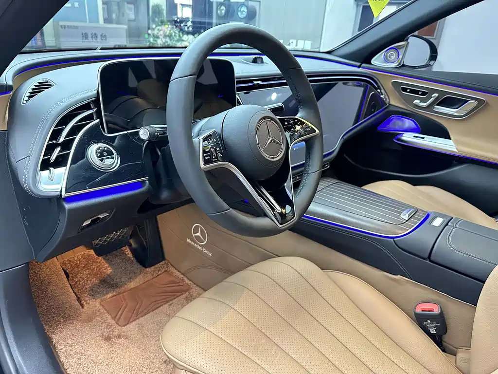 Mercedes-Benz E-Class 2025 — фото 12
