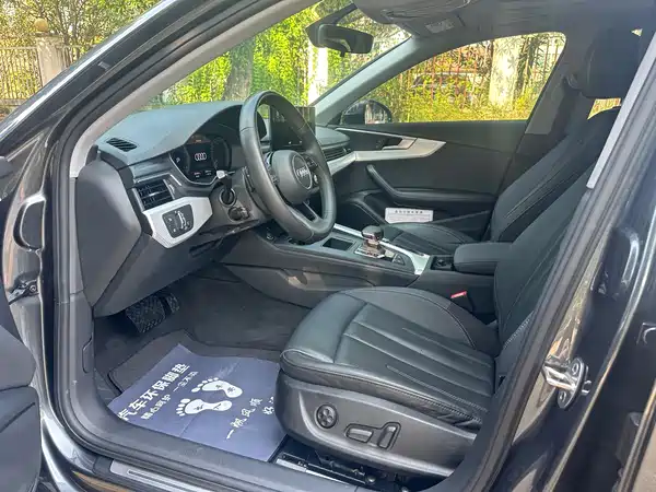 Audi A4L 2021