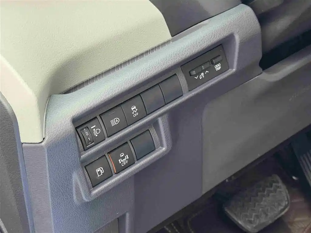 Toyota Sienna 2022 — фото 14