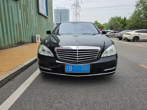 Mercedes-Benz S-Class 2009