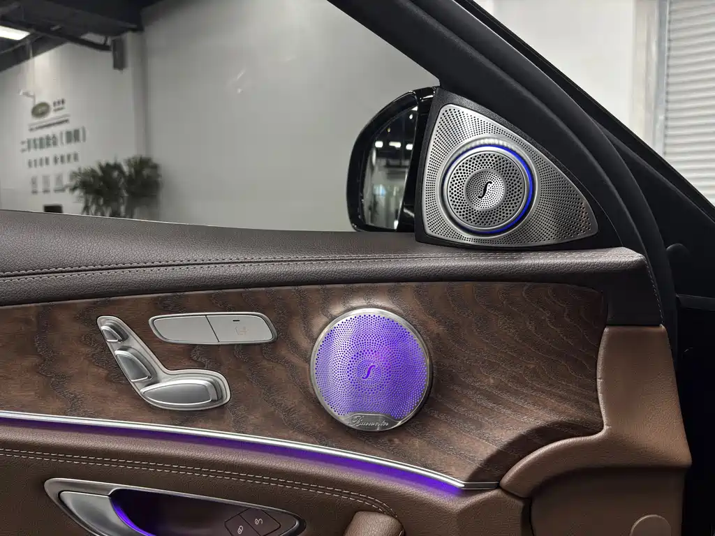 Mercedes-Benz E-Class 2022 — фото 13