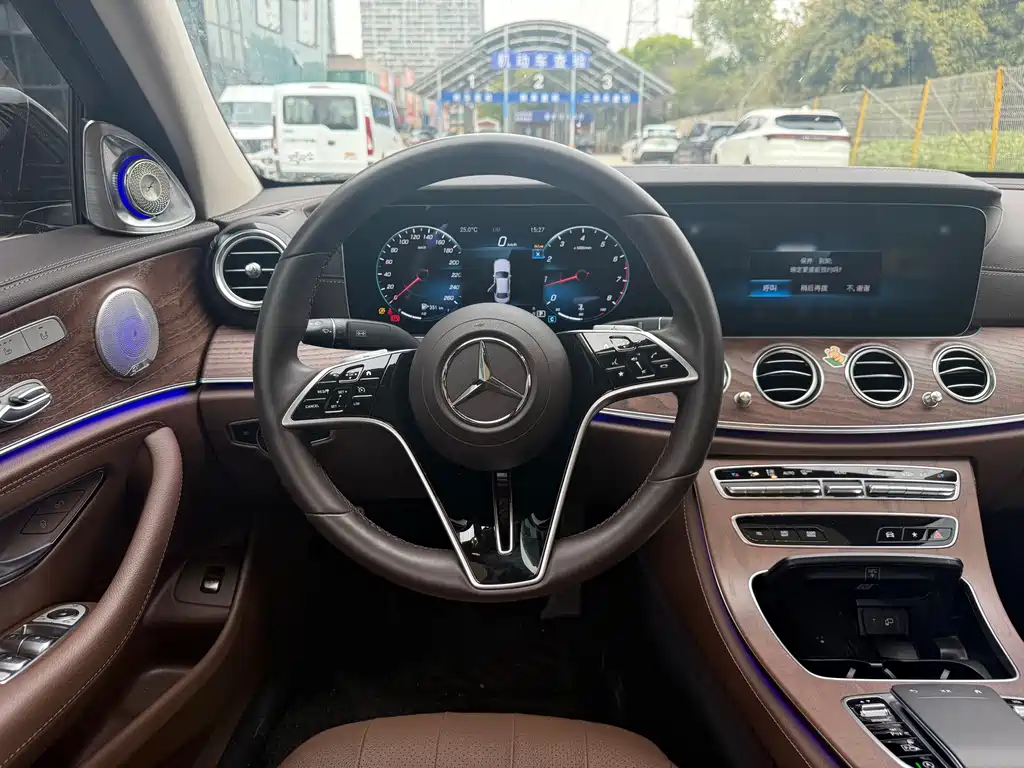 Mercedes-Benz E-Class 2023 — фото 9
