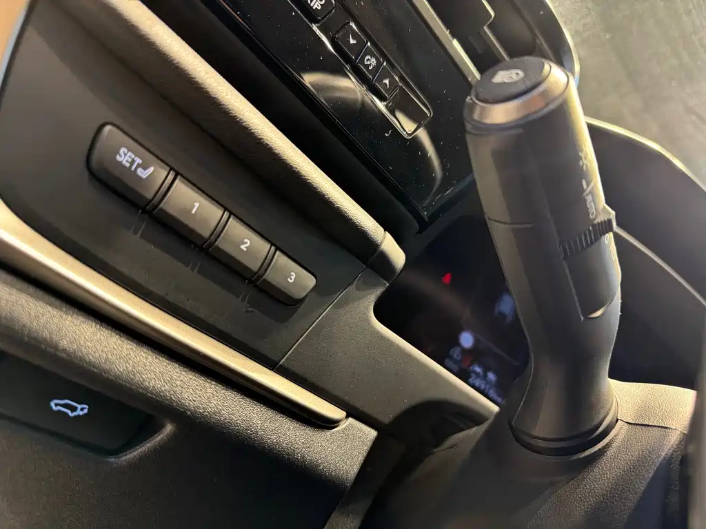 Lexus RZ 2023 — фото 12