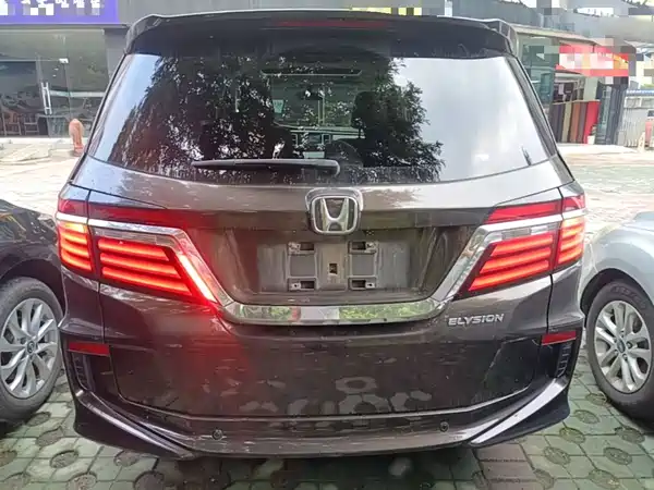 Honda Elysion 2017