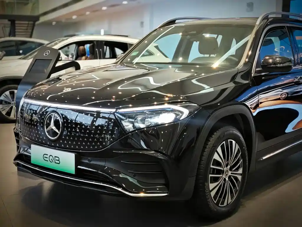 Mercedes-Benz EQB 2025