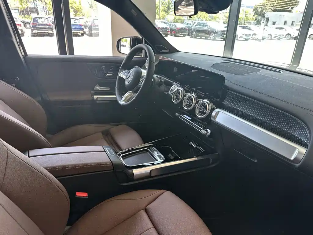 Mercedes-Benz EQB 2025 — фото 11