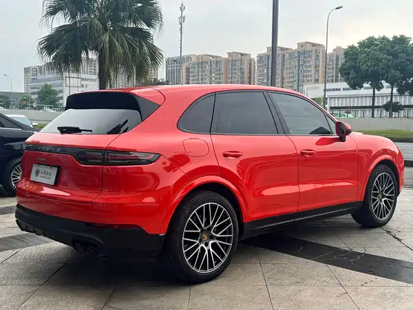 Porsche Cayenne 2021