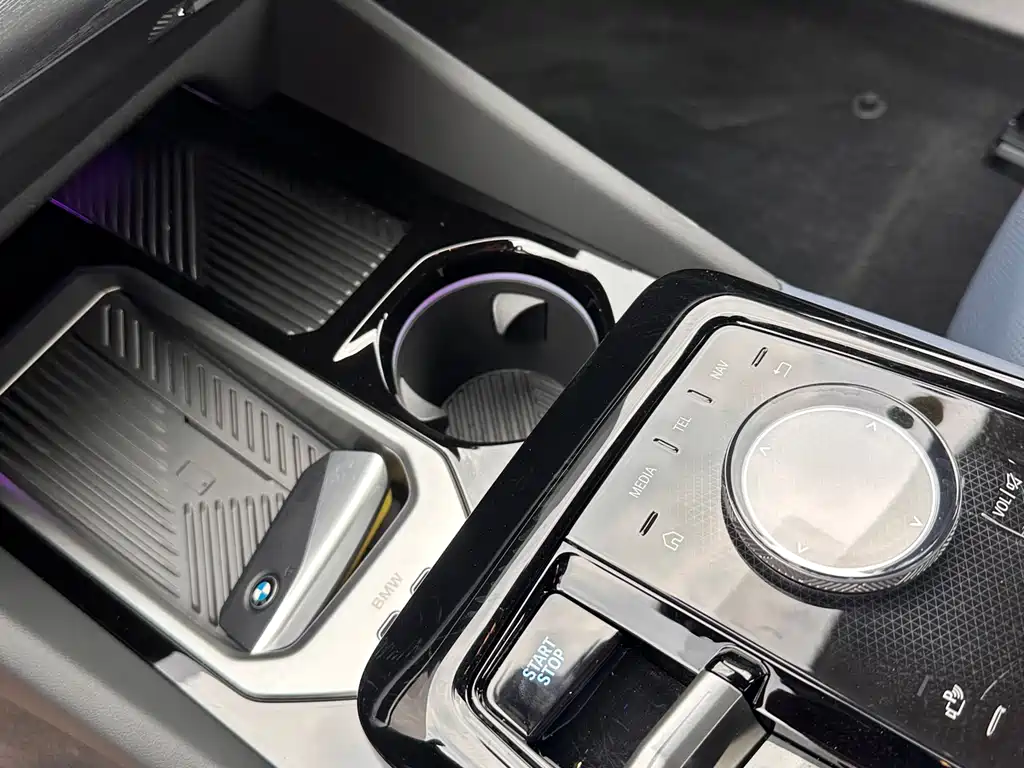 BMW i5 2025 — фото 9