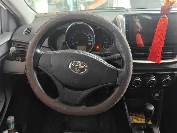 Toyota Yaris L 2019